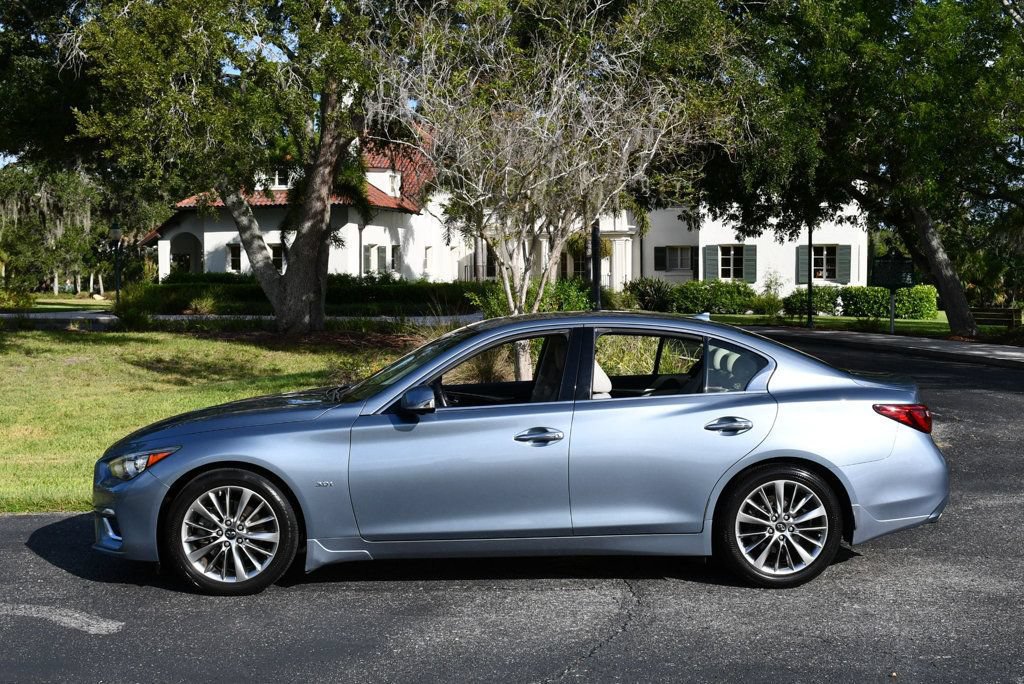 Used 2018 INFINITI Q50 Luxe w/ Sensory Package (Luxe) RWD image 3