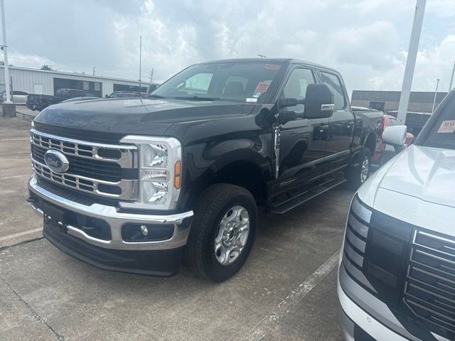 Used 2026 Ford F250 XLT AWD/4WD image 3
