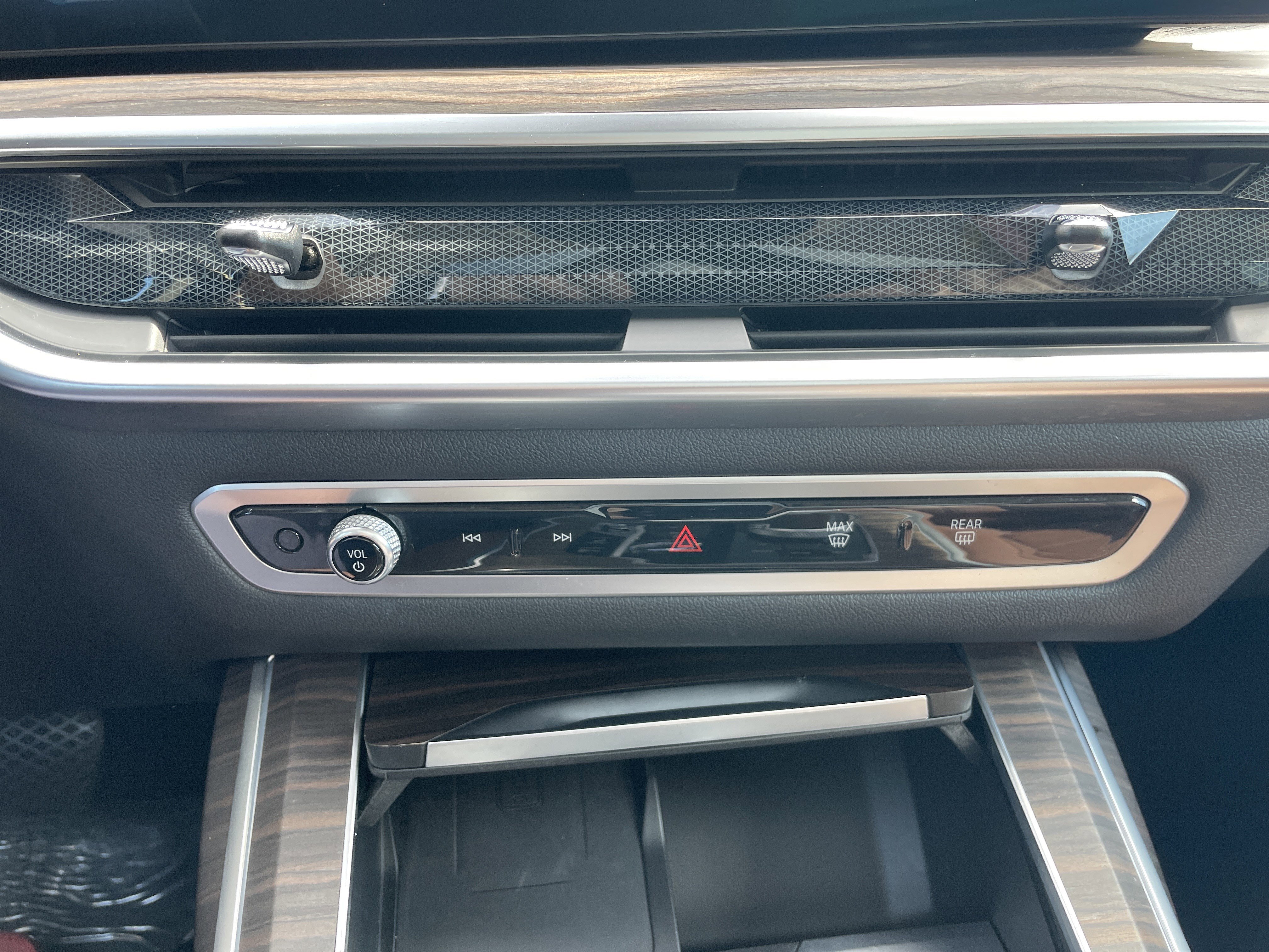 Used 2023 BMW X7 xDrive40i w/ Parking Assistance Package image 65