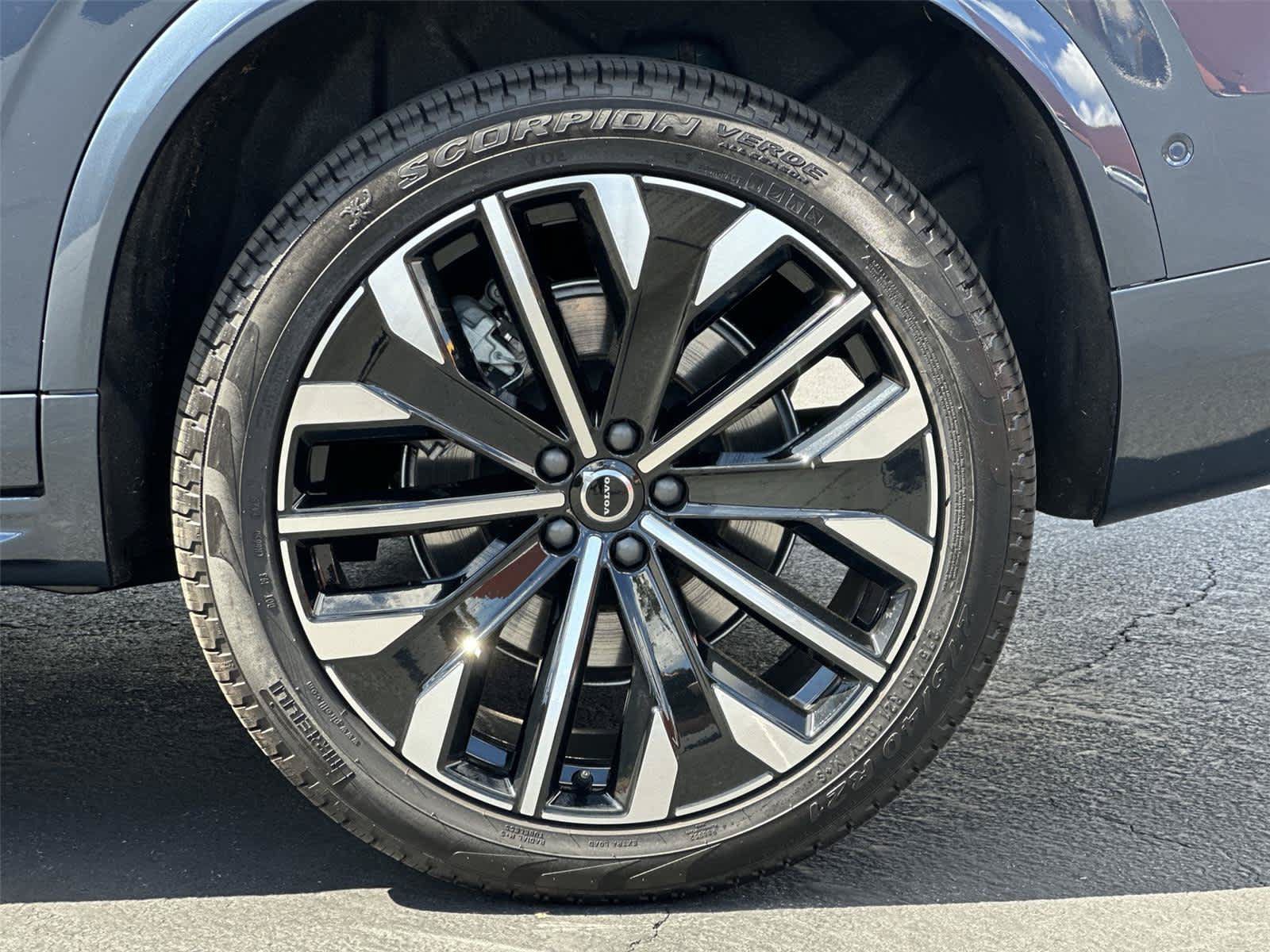 Used 2026 Volvo XC90 B6 Plus AWD/4WD image 9