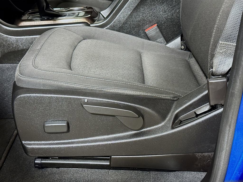 Used 2020 GMC Canyon SLE w/ SLE Convenience Package image 16