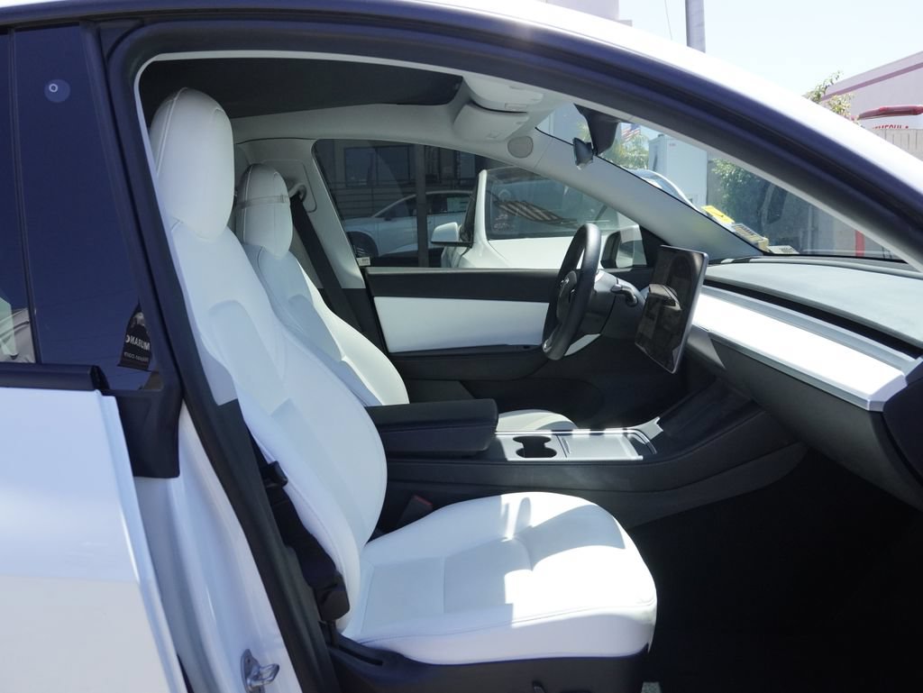 Used 2022 Tesla Model Y Long Range AWD/4WD image 18