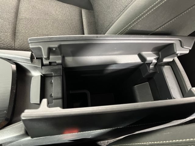 Used 2025 Nissan Rogue SV FWD image 28