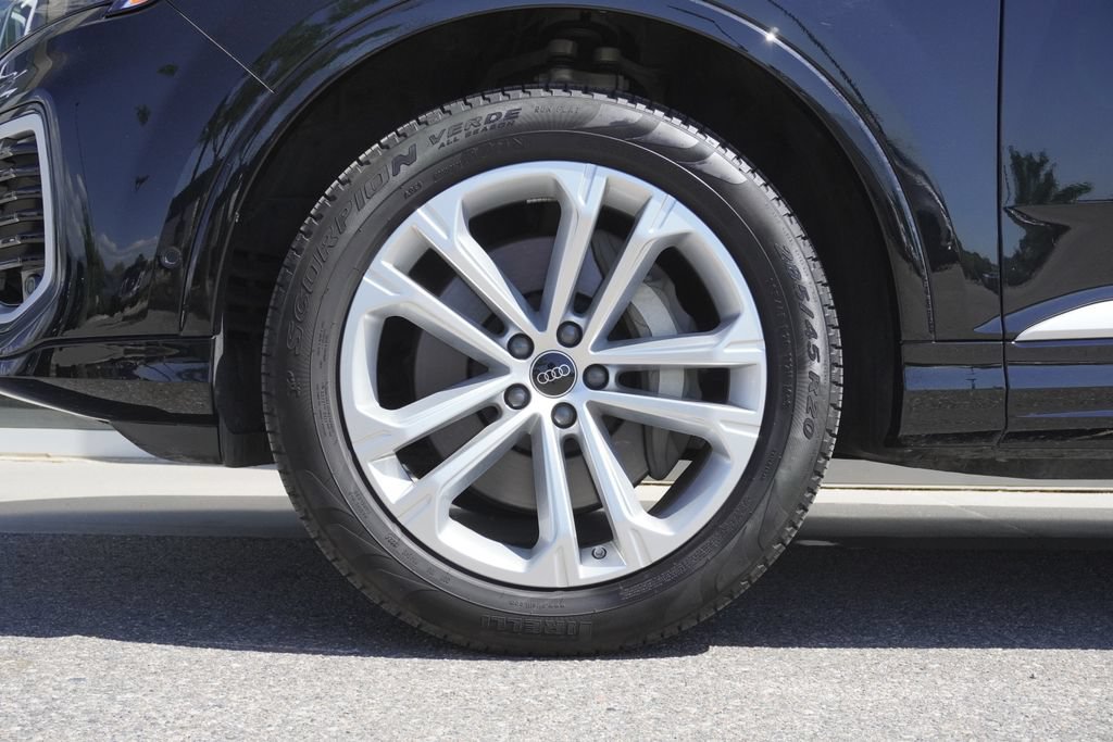 Used 2025 Audi Q7 3.0T Premium Plus AWD/4WD image 32