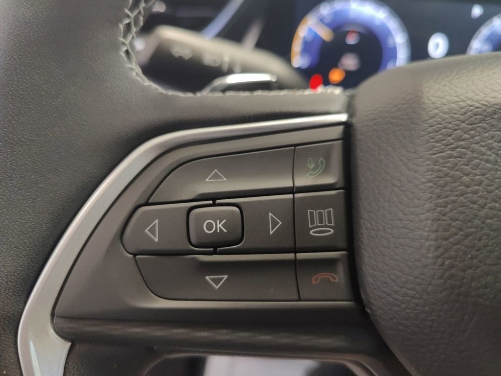 New 2025 Jeep Grand Cherokee Altitude image 25