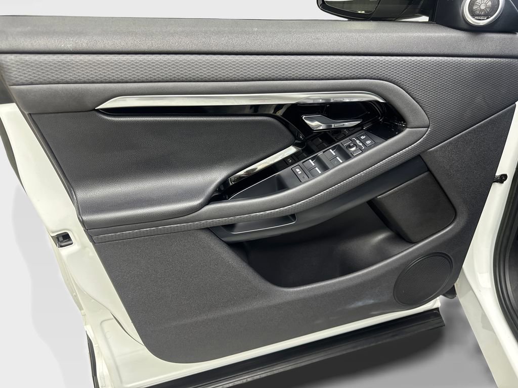 Used 2023 Land Rover Range Rover Evoque S image 31