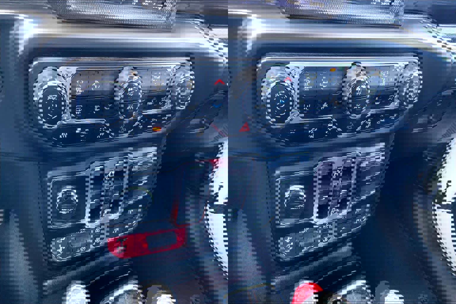 Used 2023 Jeep Wrangler Rubicon 392 image 32