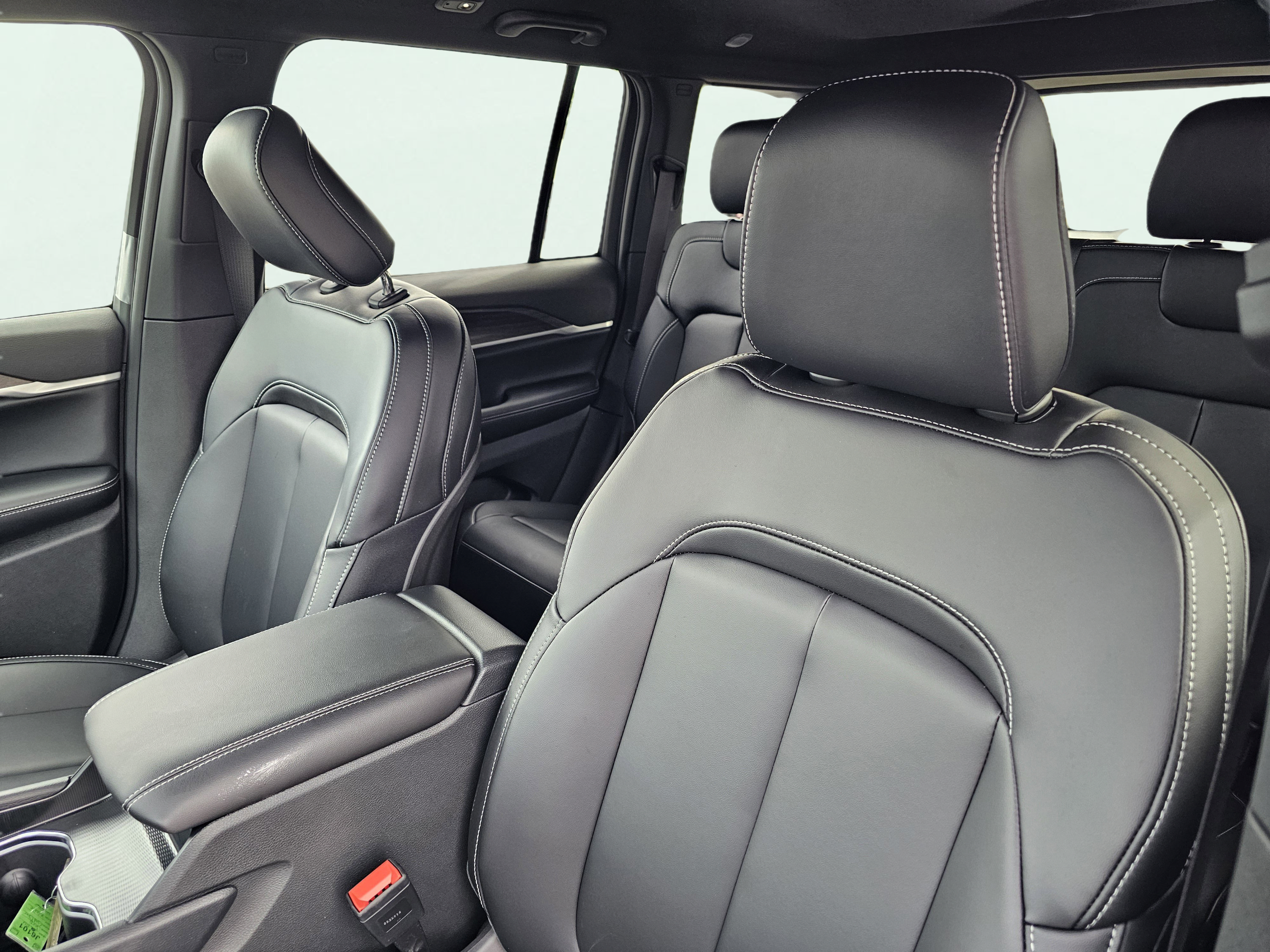 New 2026 Jeep Grand Cherokee Limited RWD image 18