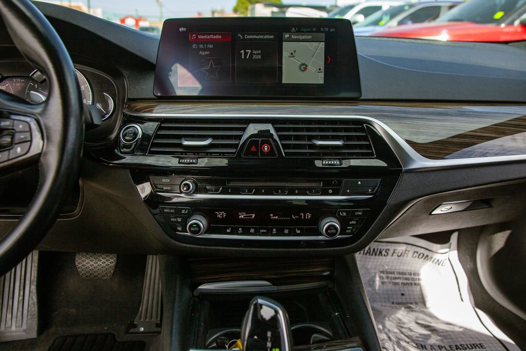 Used 2018 BMW 530i w/ Premium Package RWD image 15