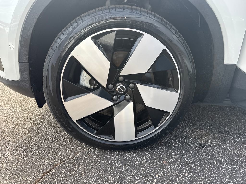 Certified 2023 Volvo C40 P8 Recharge Ultimate w/ Protection Package Premier image 31