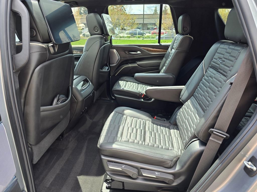 Certified 2023 Cadillac Escalade Sport Platinum w/ Heavy-Duty Trailer Package image 19