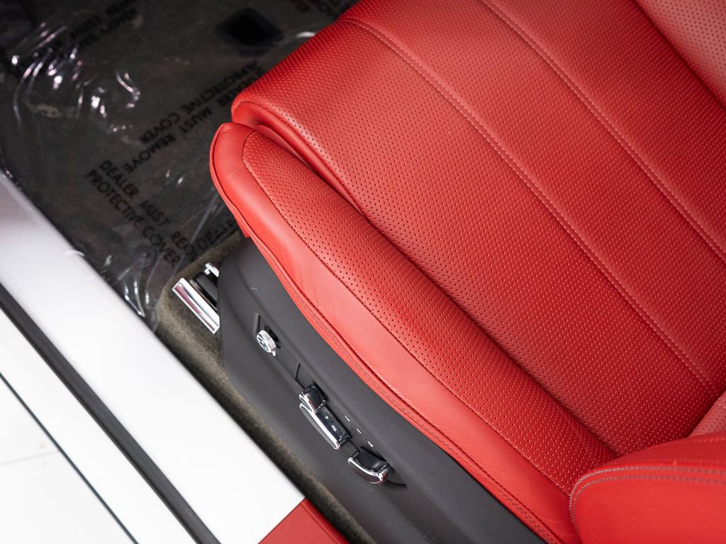 Certified 2023 Bentley Bentayga AWD/4WD image 12