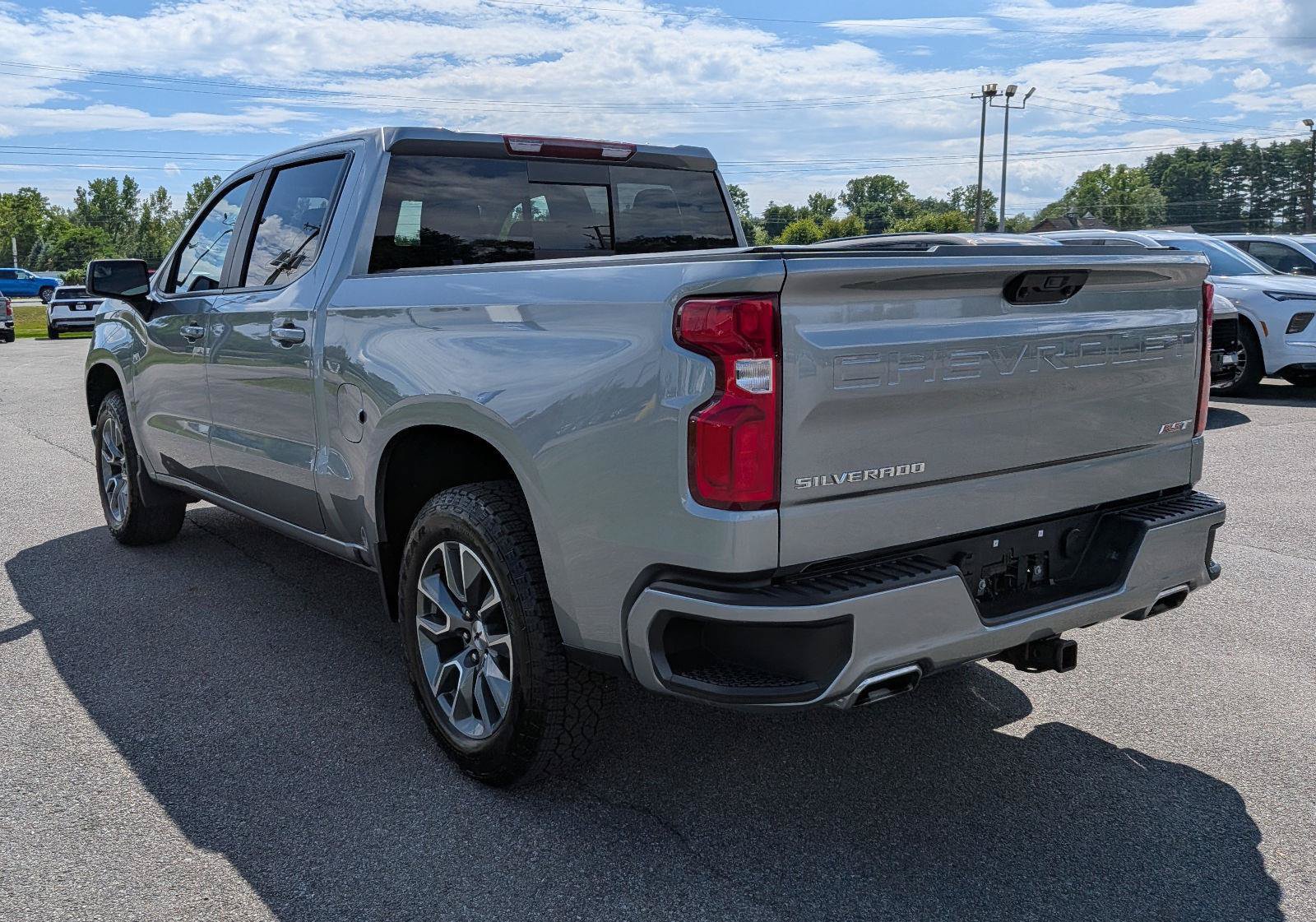 Used 2025 Chevrolet Silverado 1500 RST AWD/4WD image 7