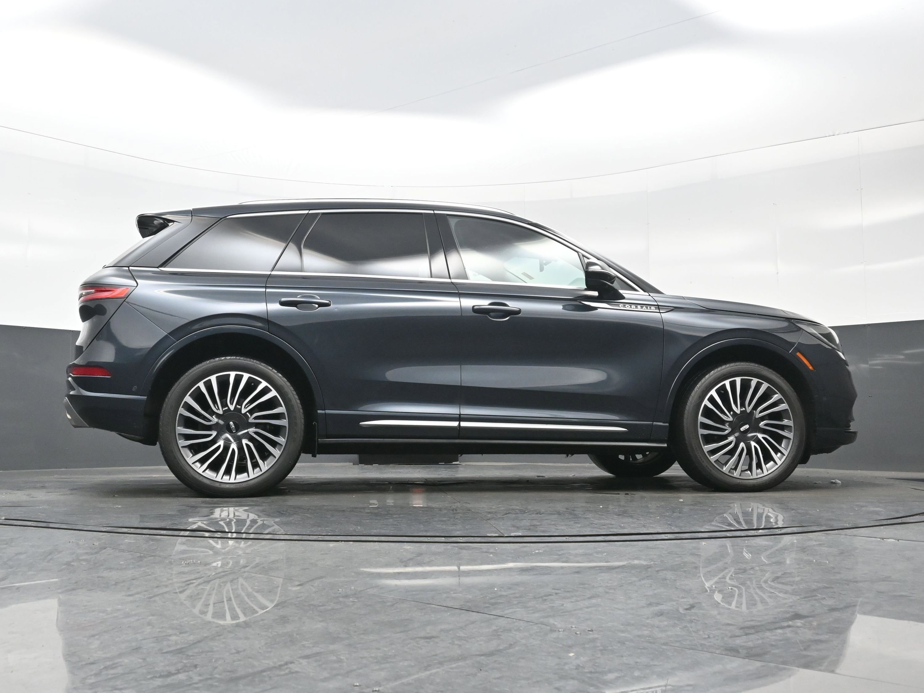 Used 2022 Lincoln Corsair Reserve w/ Equipment Group 201A image 32