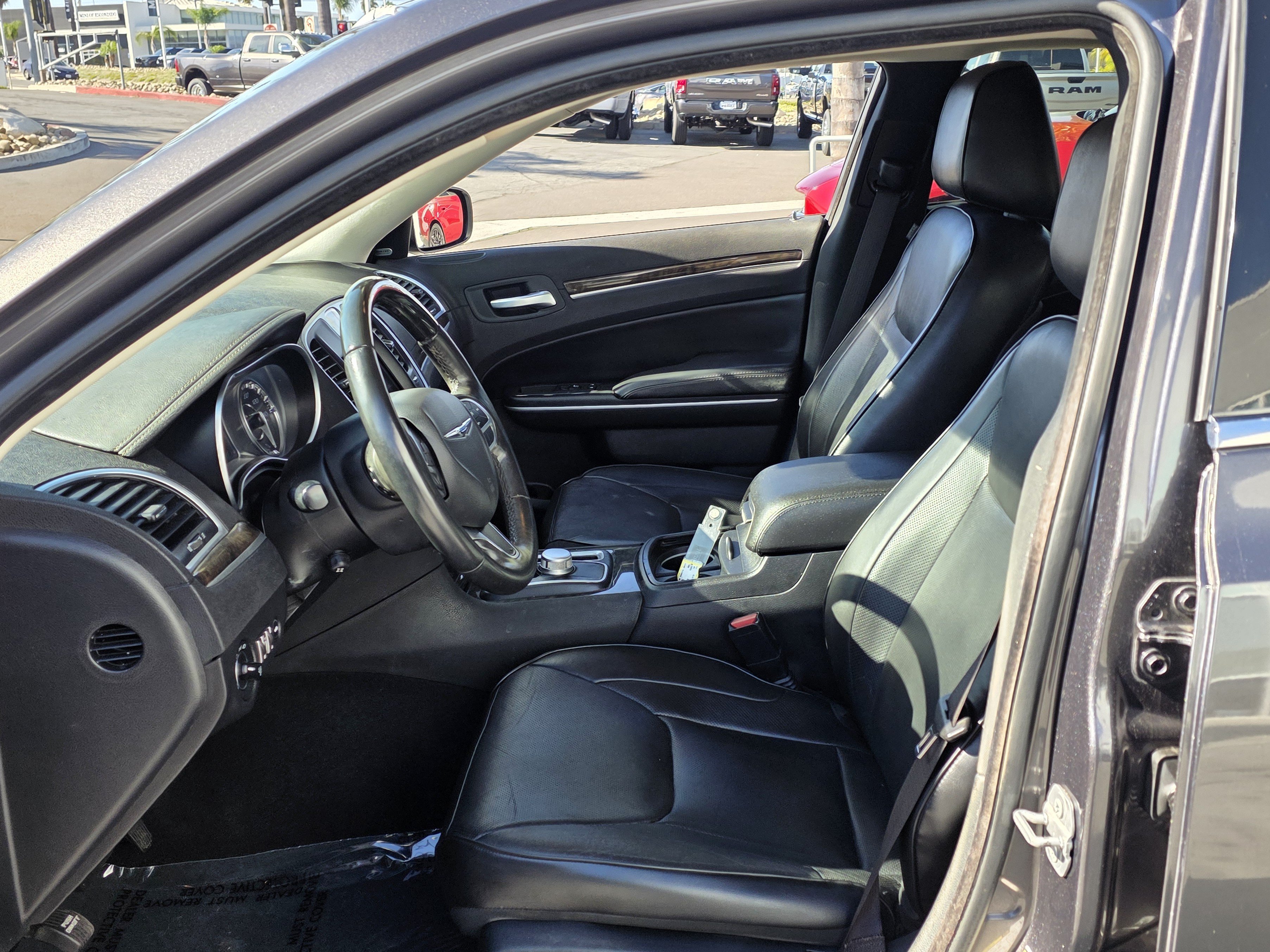 Used 2019 Chrysler 300 Limited RWD image 12