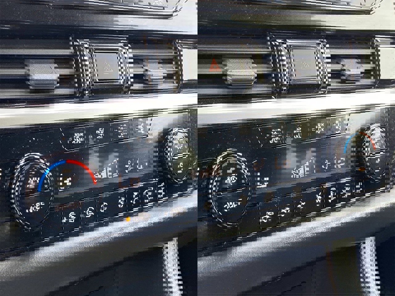 Used 2022 Nissan Pathfinder SL w/ Lighting Package (N92) image 26