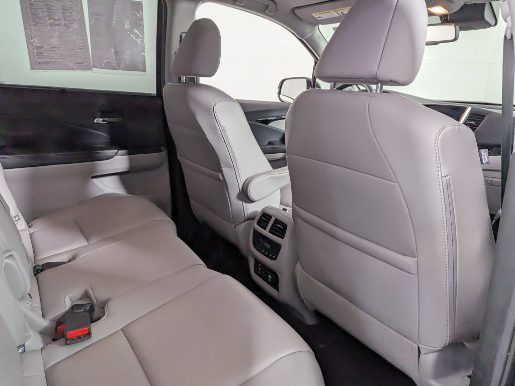 Used 2017 Honda Pilot Touring image 38