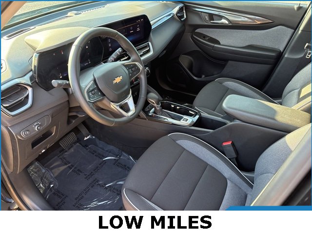 Used 2025 Chevrolet TrailBlazer LT w/ LT Cold Weather Package image 12