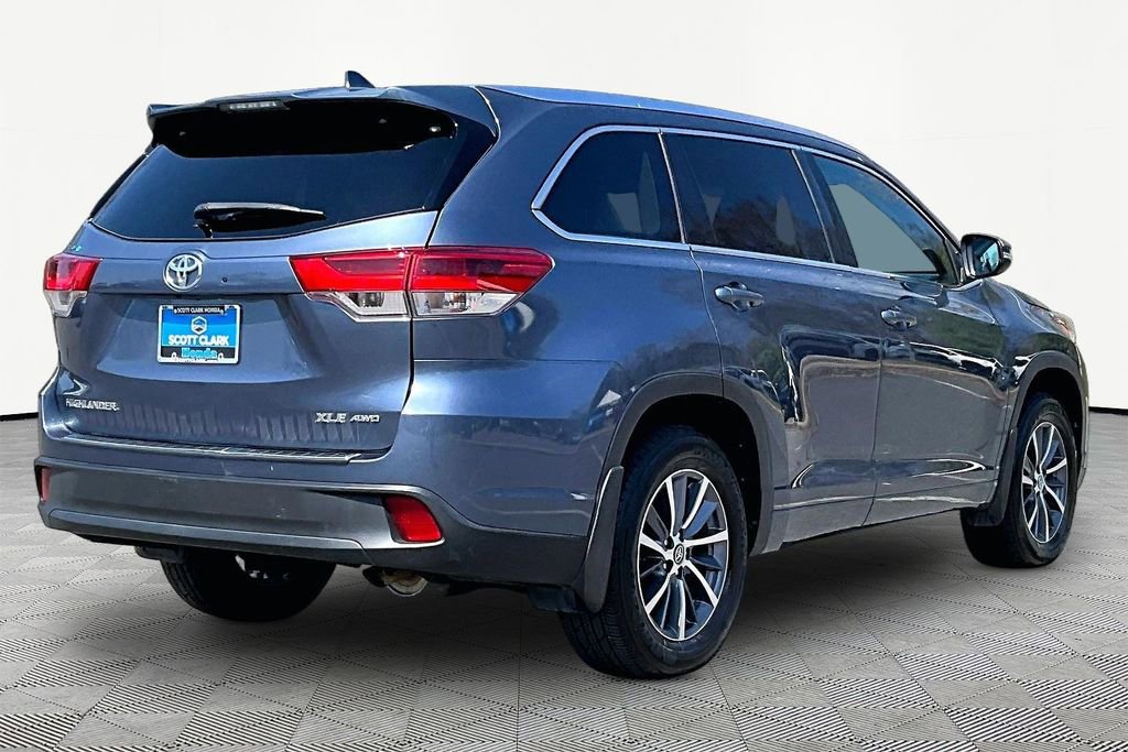 Used 2017 Toyota Highlander XLE image 5