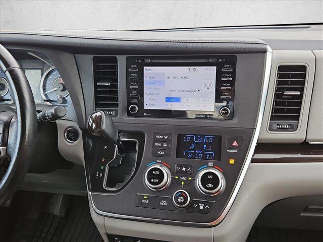 Used 2018 Toyota Sienna XLE FWD image 15