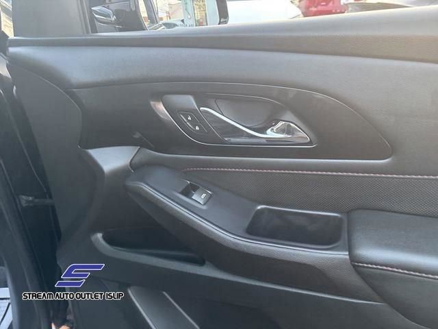 Used 2022 Chevrolet Traverse RS image 15