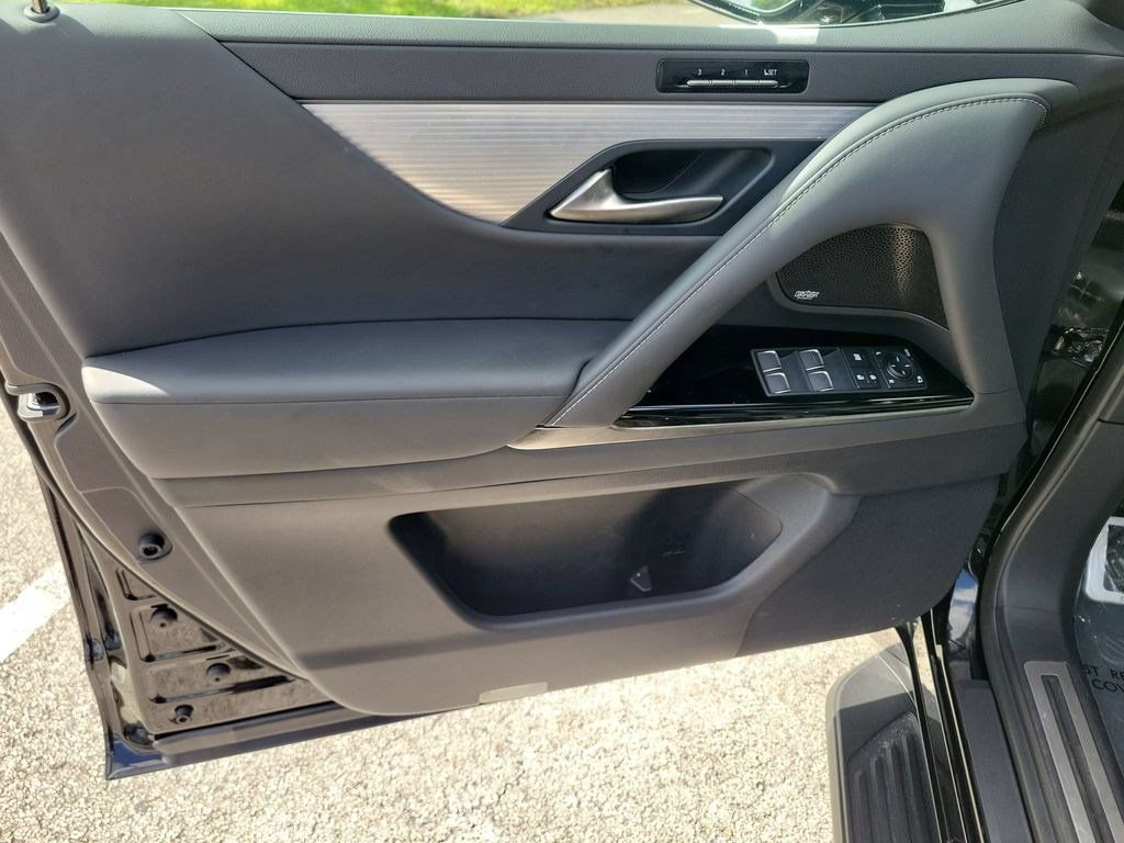 Used 2024 Lexus LX 600 F Sport AWD/4WD image 20