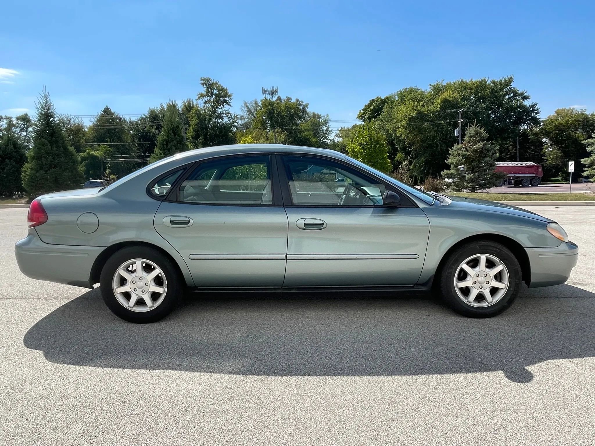 Used 2006 Ford Taurus SEL image 4