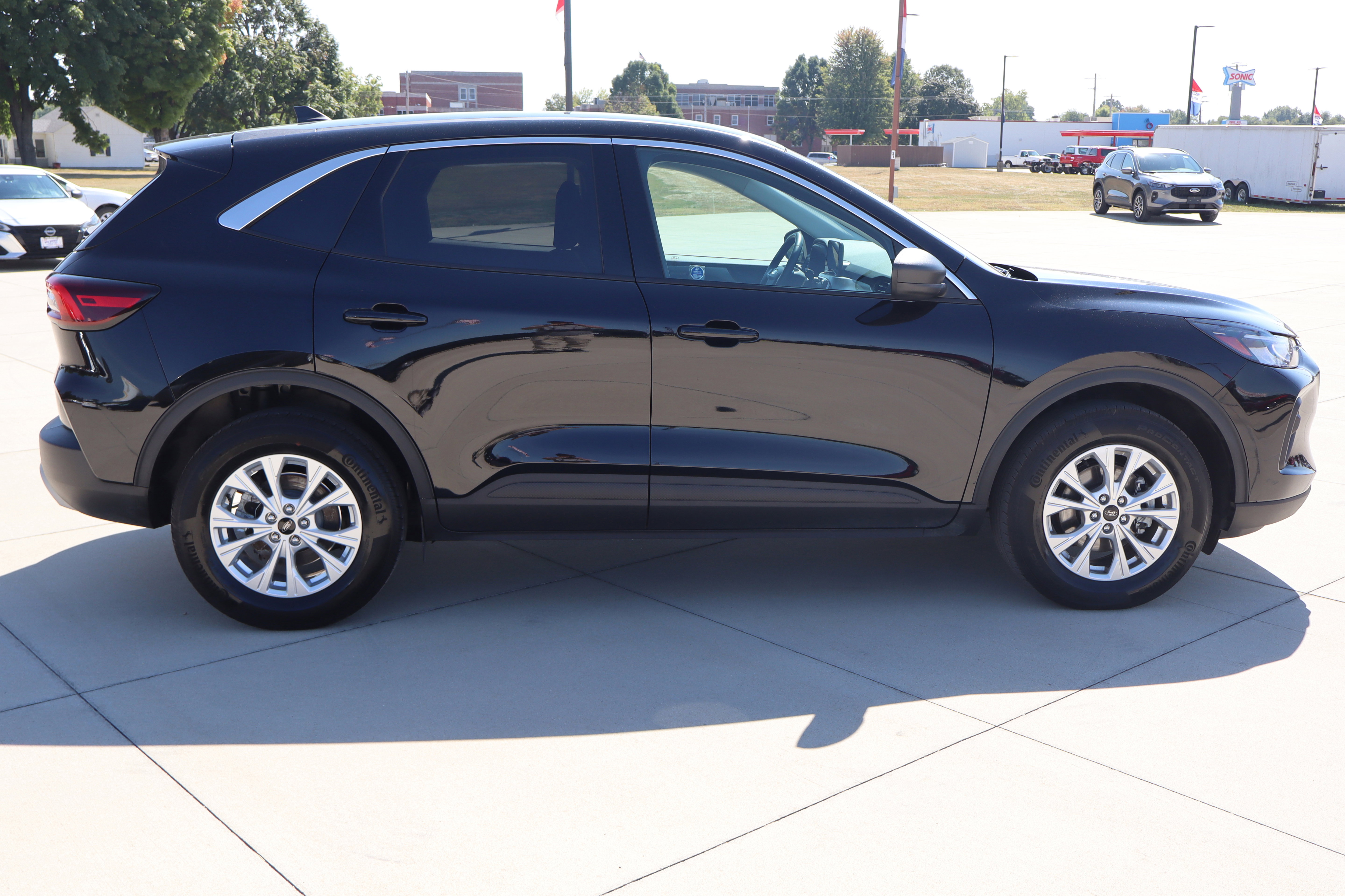 Used 2023 Ford Escape Active image 5