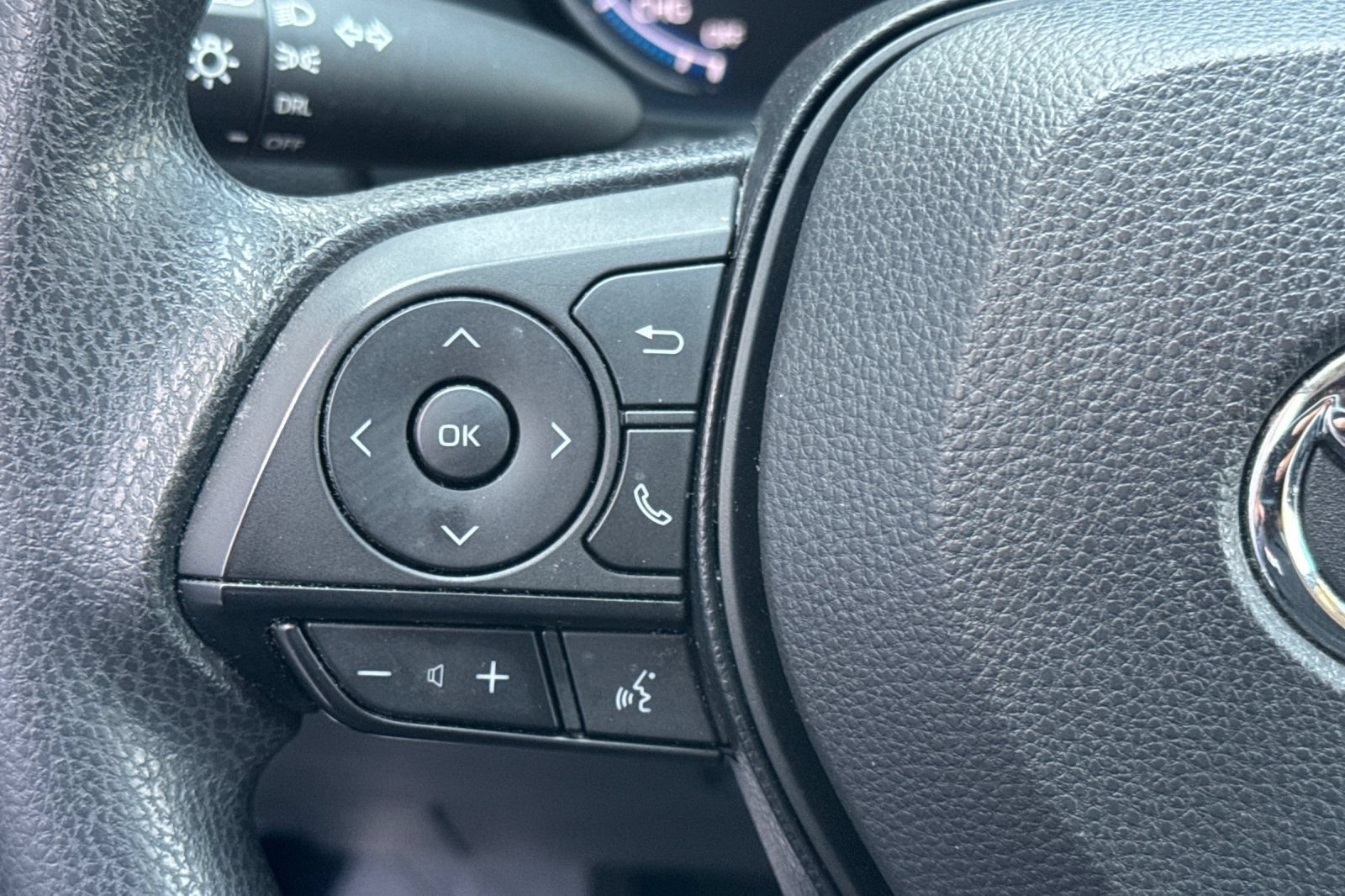Certified 2024 Toyota RAV4 LE AWD/4WD image 29