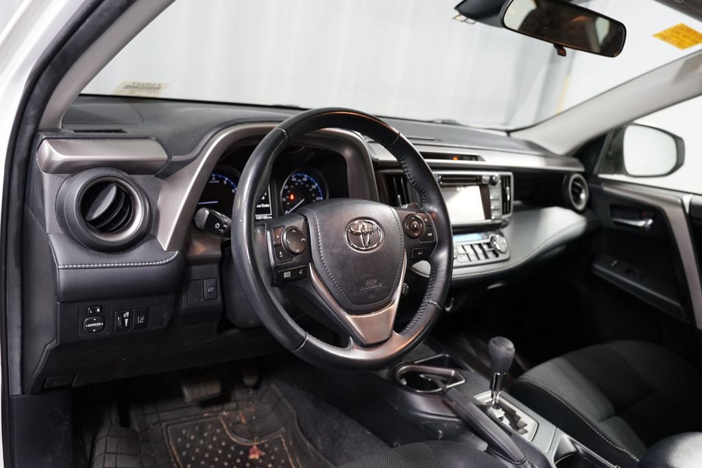 Used 2018 Toyota RAV4 XLE image 7