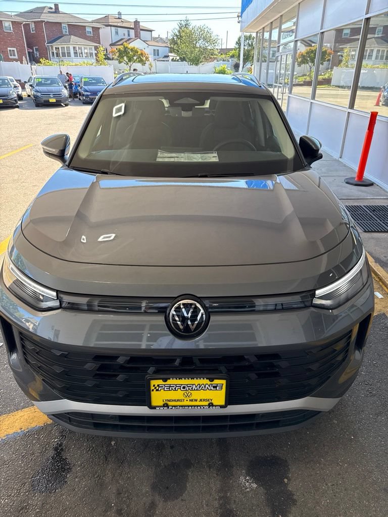 New 2026 Volkswagen Tiguan SE AWD/4WD image 2