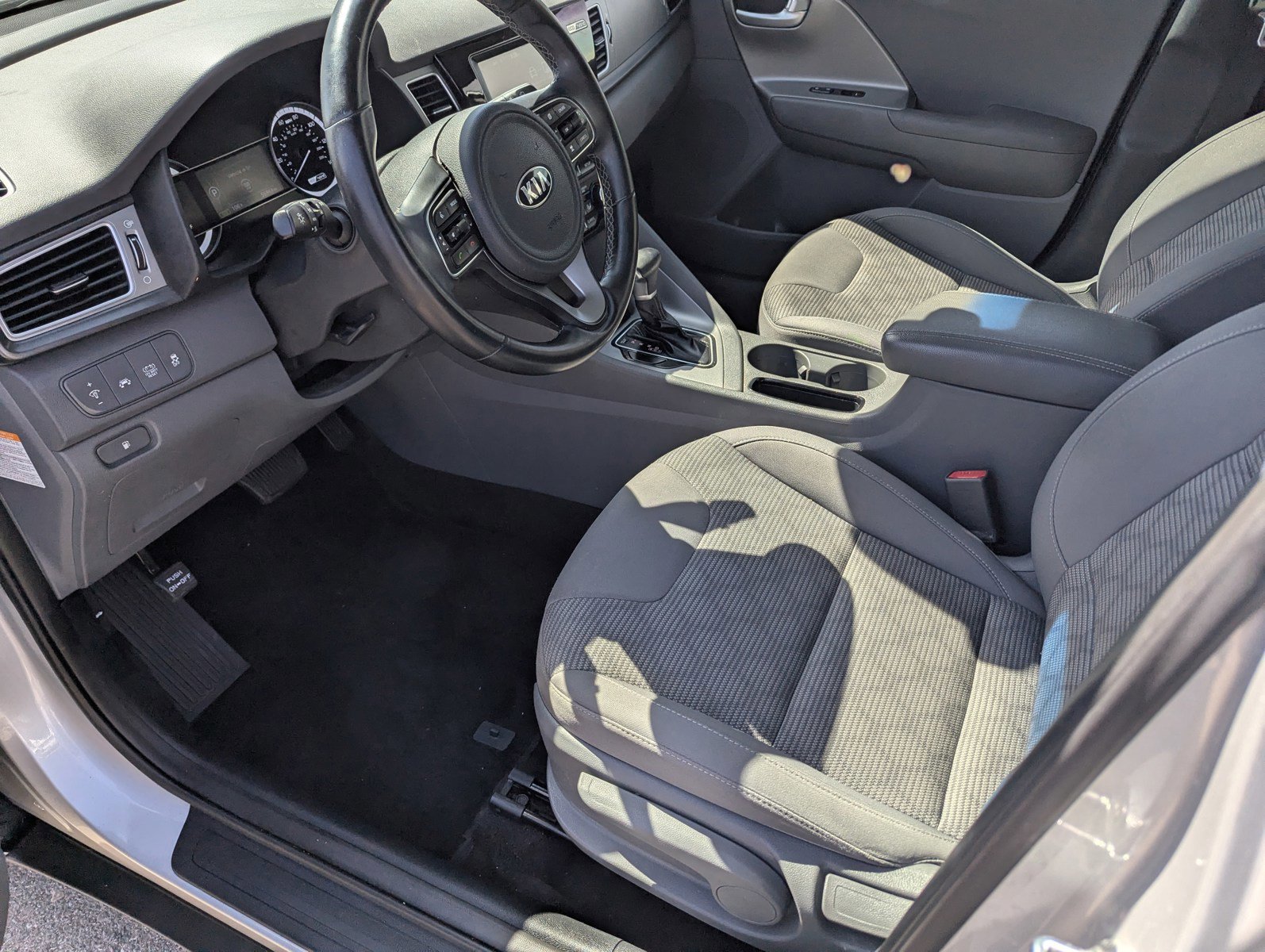 Used 2019 Kia Niro LX FWD image 9