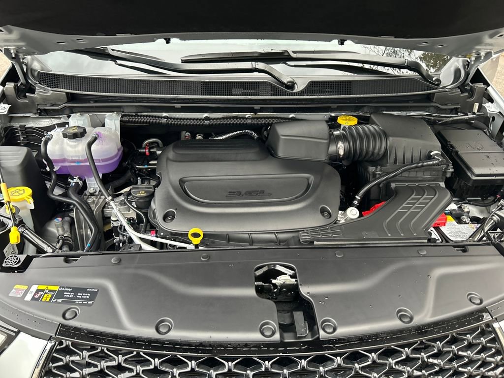 New 2026 Chrysler Pacifica Select image 10