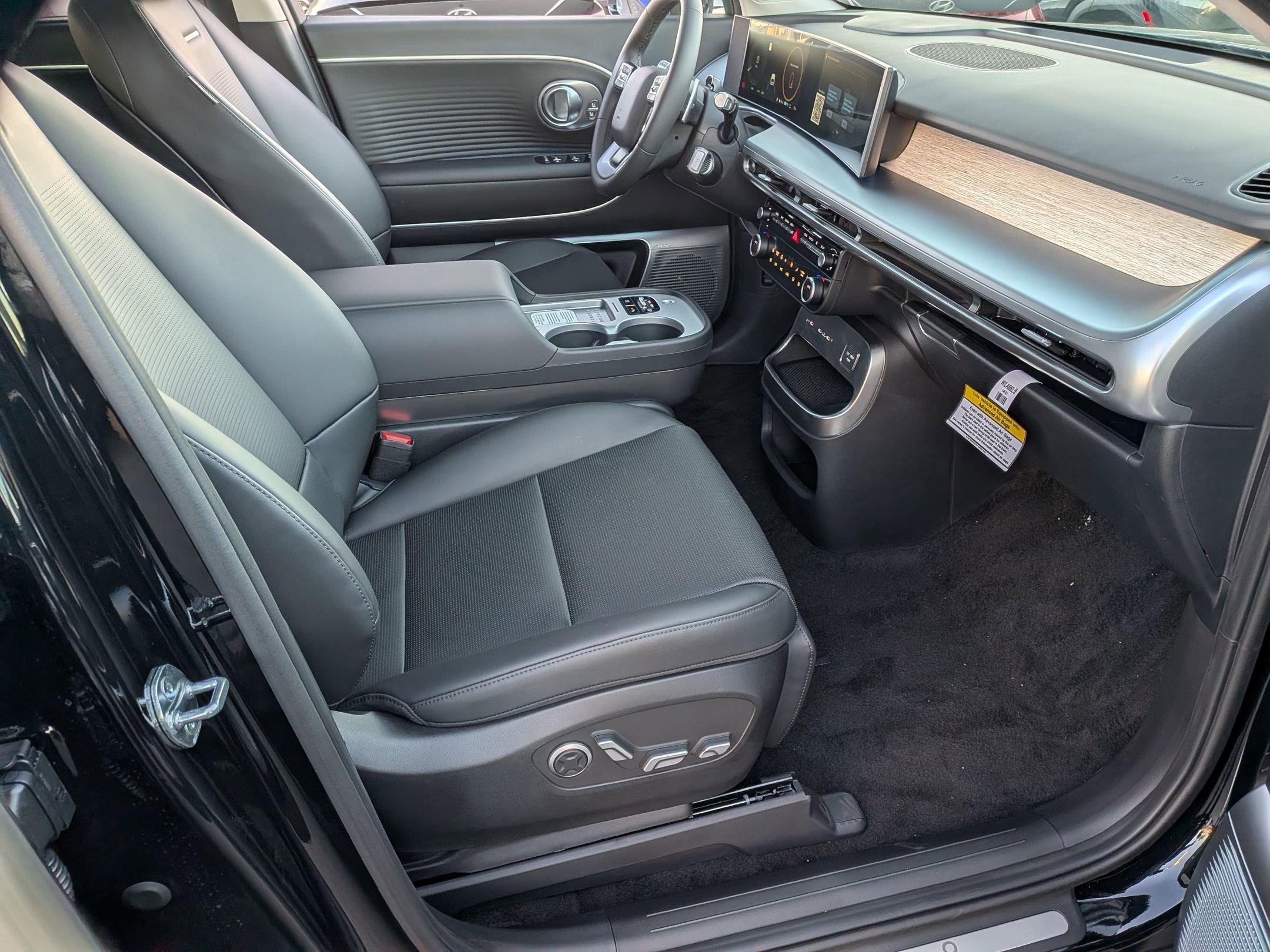 New 2026 Hyundai Ioniq 9 Limited w/ Tow & Go Package image 25