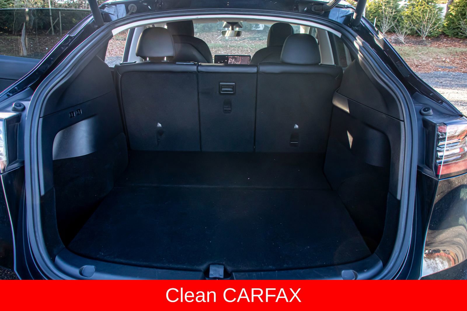 Used 2022 Tesla Model Y Long Range image 18