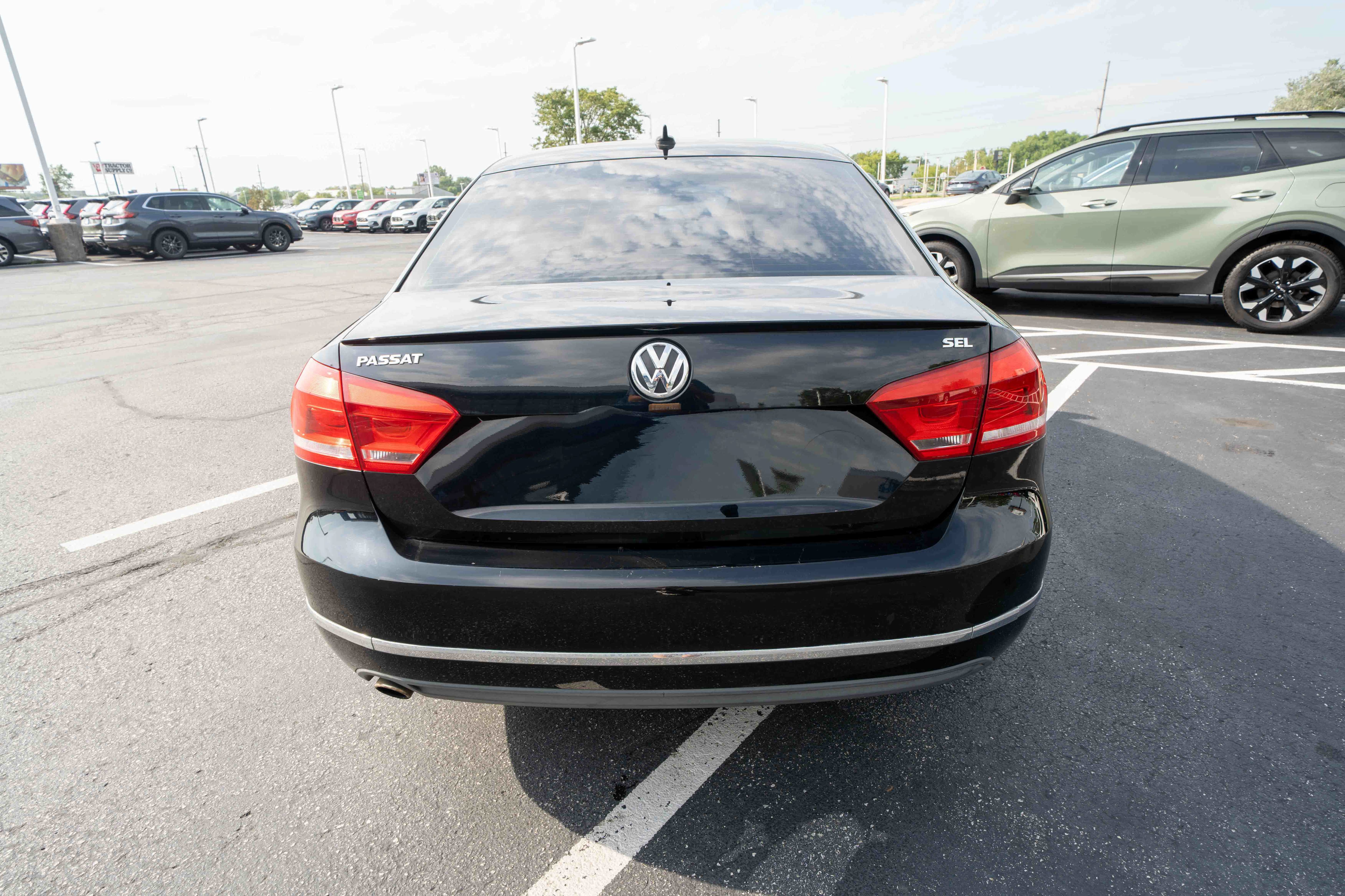 Used 2013 Volkswagen Passat 2.5 SEL Premium FWD image 5