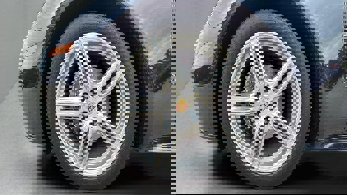 Used 2019 Porsche Panamera image 28