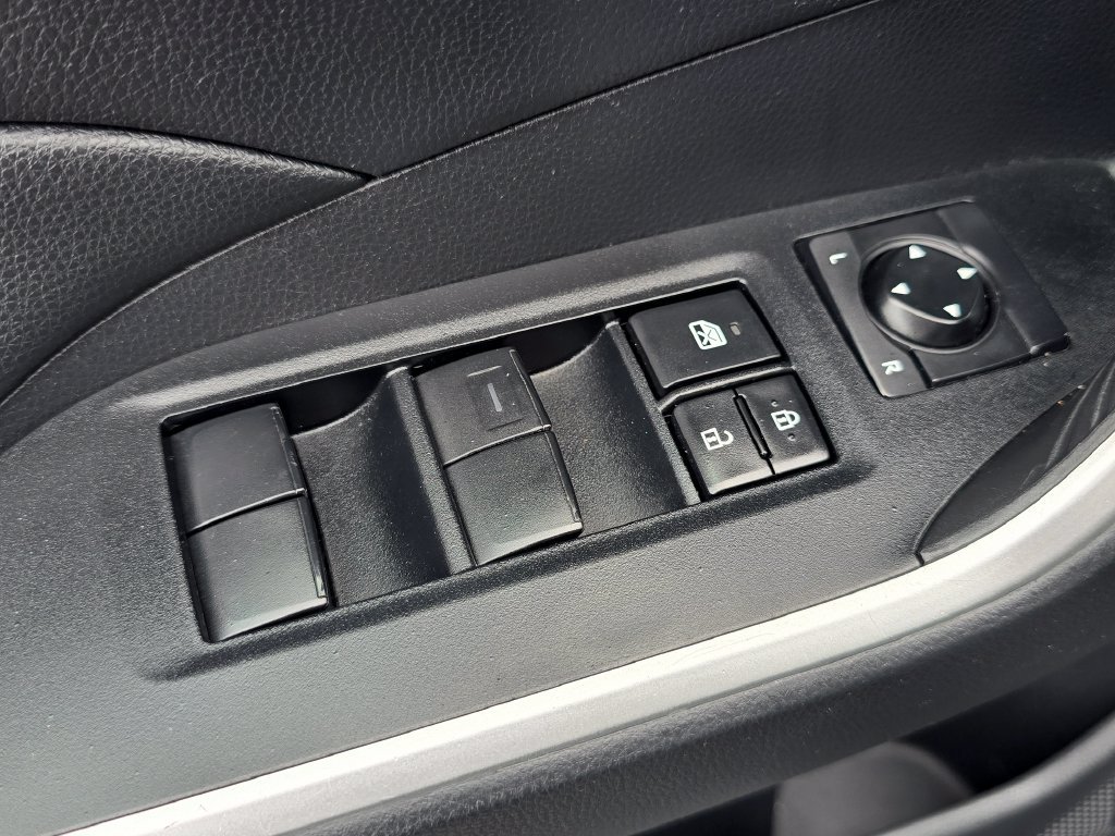 Used 2021 Toyota RAV4 XLE w/ Convenience Package AWD/4WD image 21