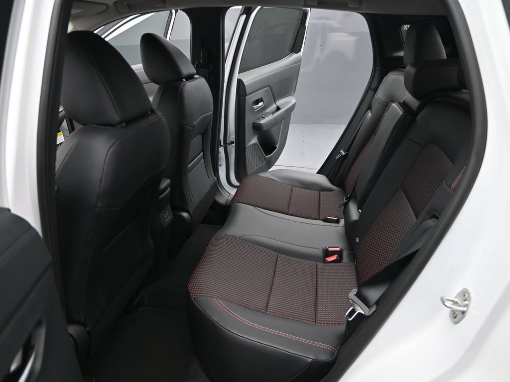 New 2026 Nissan Kicks SR w/ Cold Weather Package FWD image 18