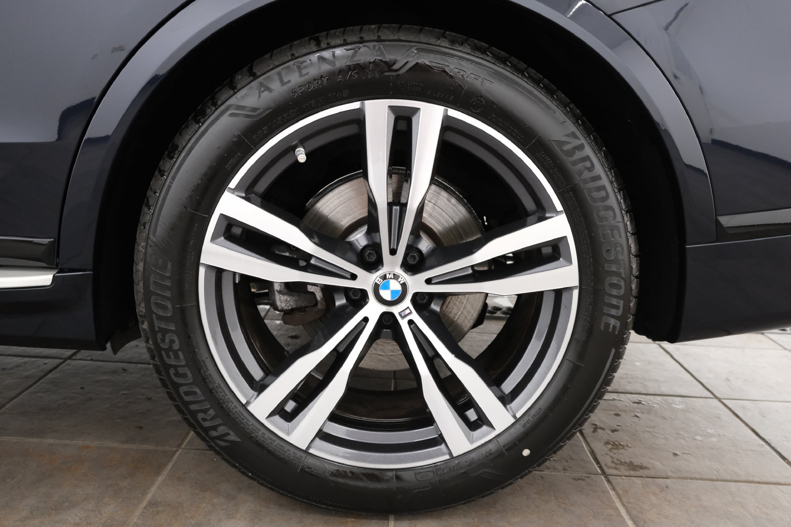 Used 2025 BMW X7 xDrive40i w/ M Sport Package AWD/4WD image 37