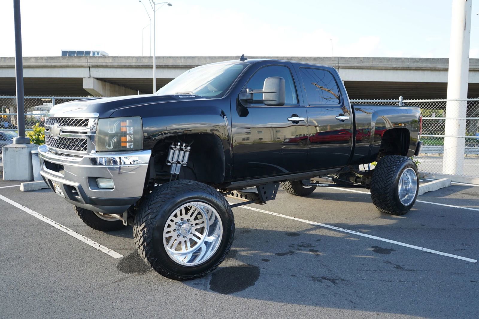 Used 2014 Chevrolet Silverado 2500 LT w/ Custom Sport Truck Package image 3
