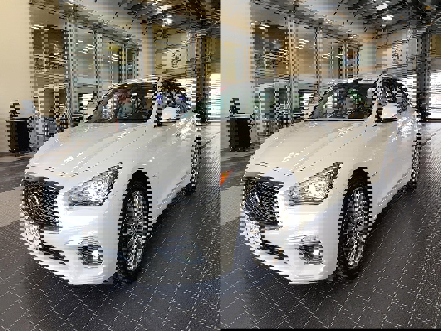 Used 2019 INFINITI Q50 Luxe w/ Essential Package (3.0T Luxe) image 2