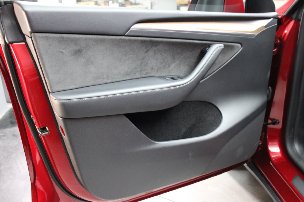 Used 2024 Tesla Model Y Long Range AWD/4WD image 5