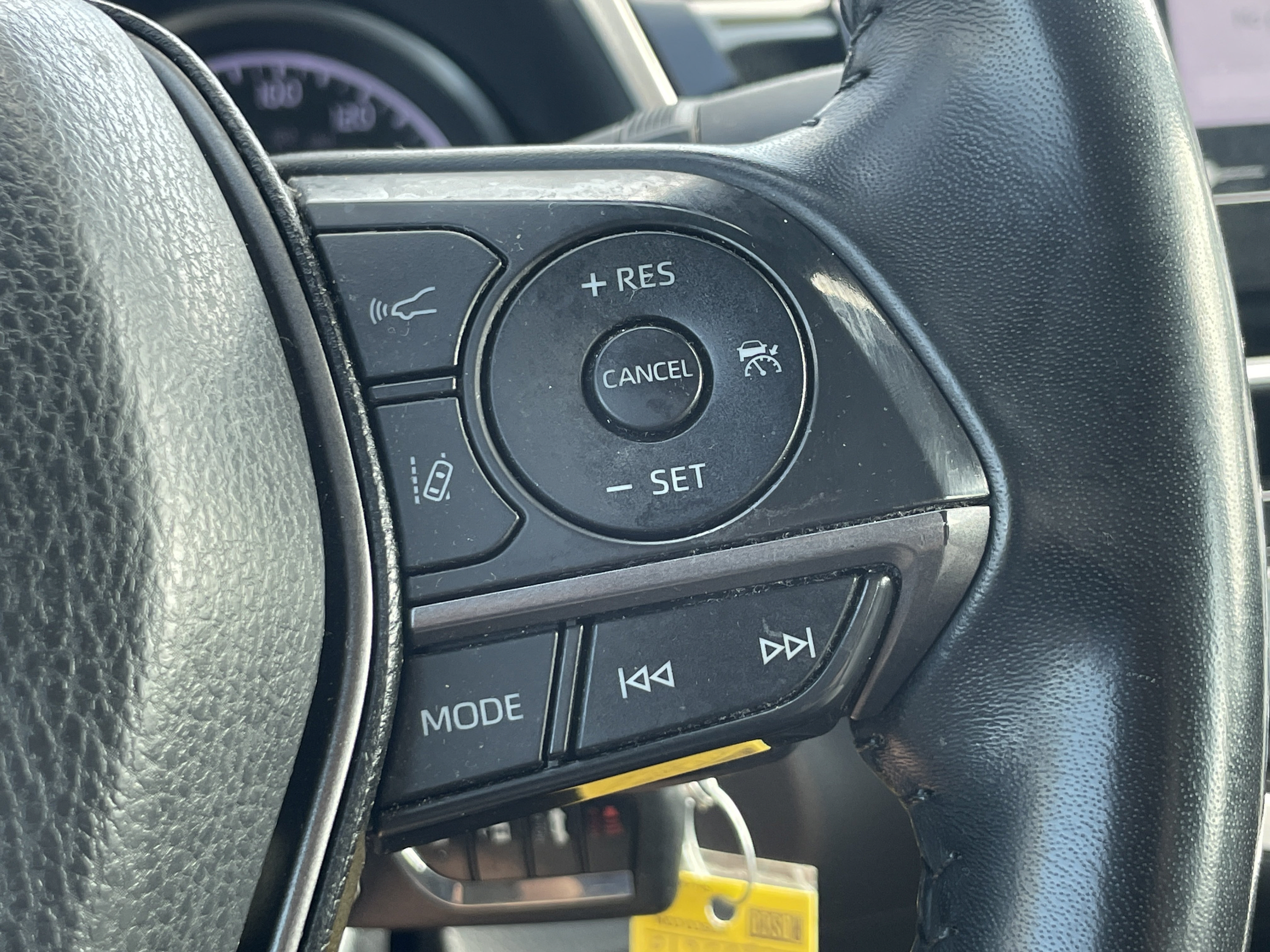 Used 2021 Toyota Camry SE FWD image 18