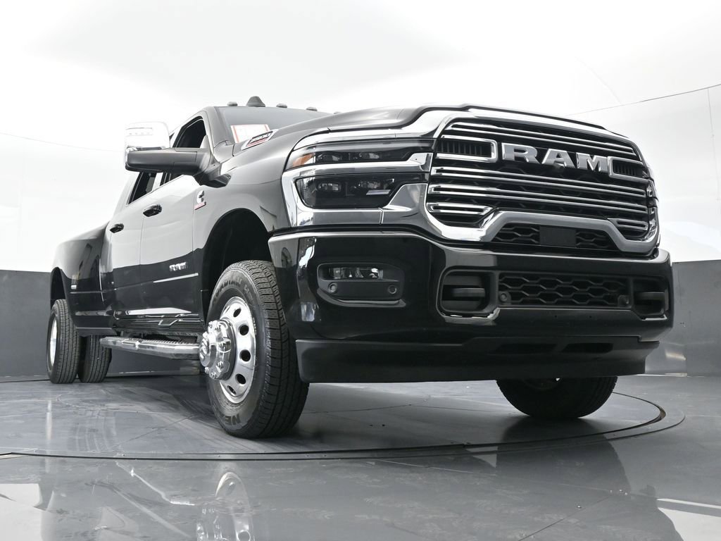 Used 2025 RAM 3500 Laramie image 73
