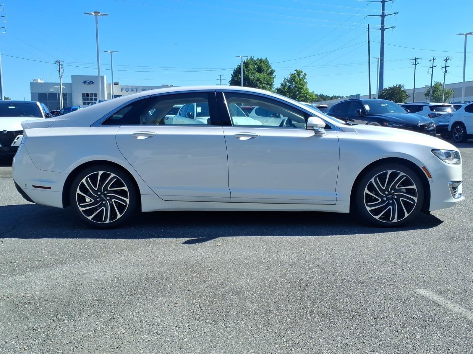 Used 2020 Lincoln MKZ Reserve w/ Luxury Package FWD image 10