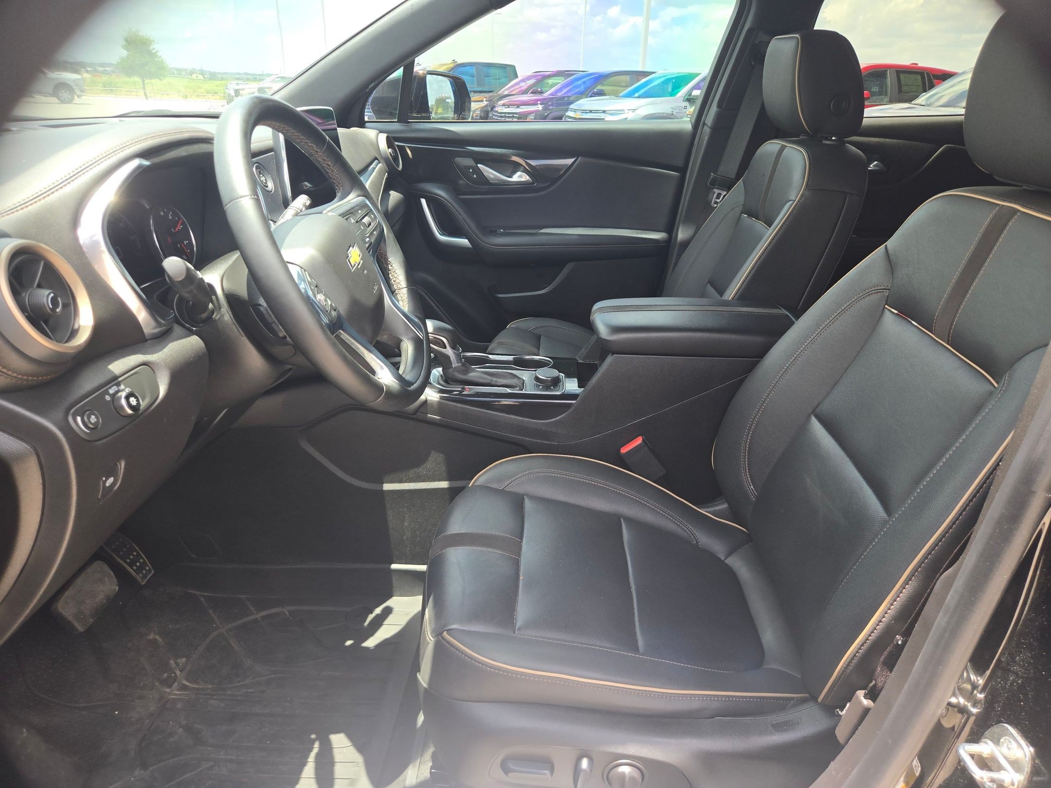 Used 2023 Chevrolet Blazer Premier FWD image 9