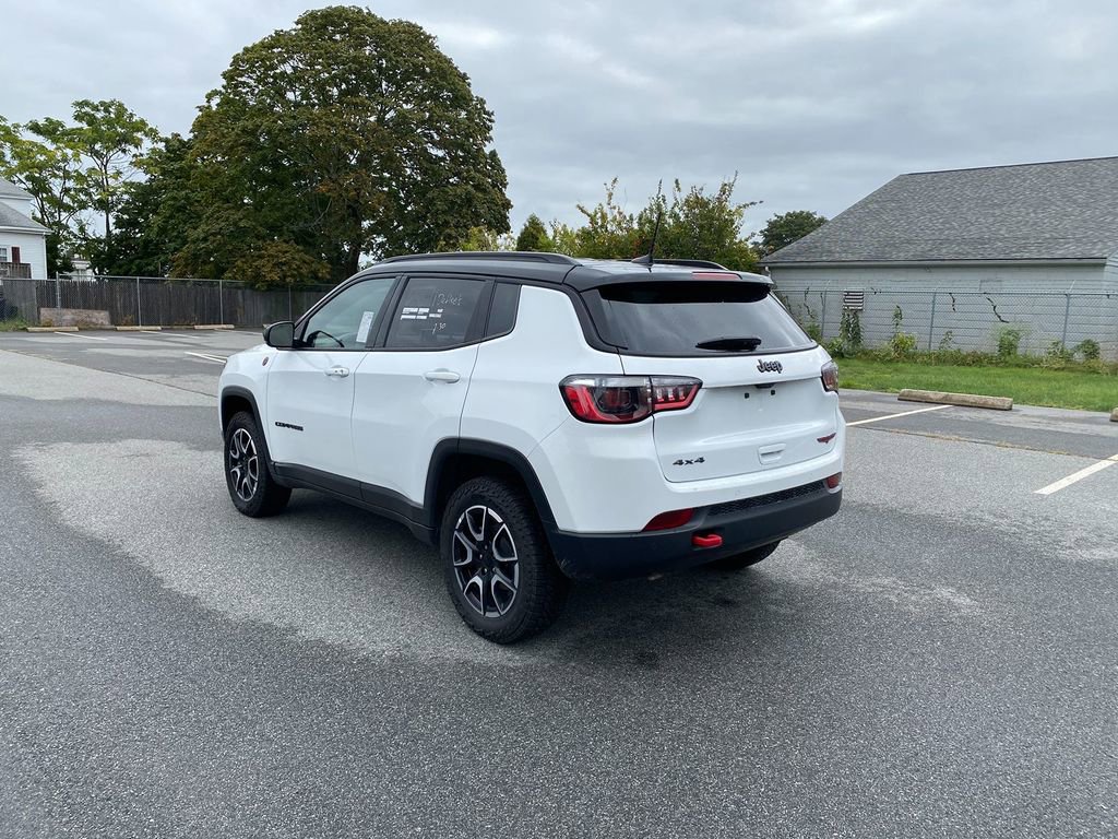 Used 2024 Jeep Compass Trailhawk image 8