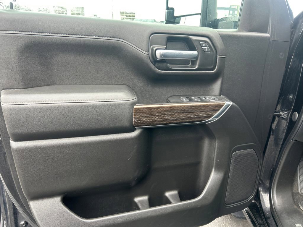 Used 2020 Chevrolet Silverado 1500 LT w/ All-Star Edition image 17