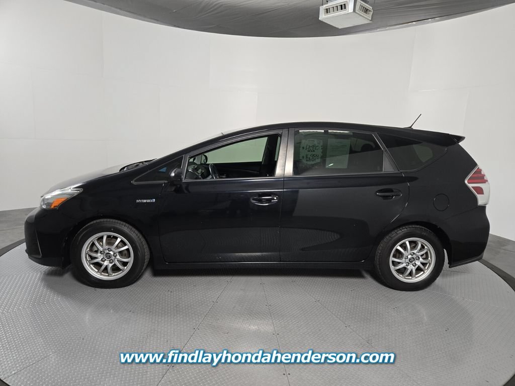 Used 2017 Toyota Prius V Four w/ Carpet Mat Package FWD image 3